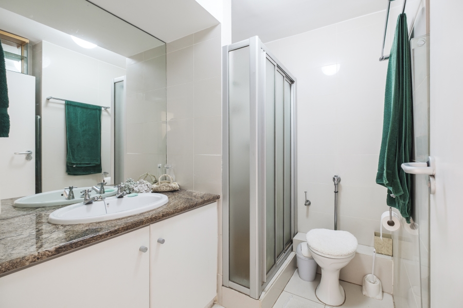 To Let 2 Bedroom Property for Rent in Three Anchor Bay Western Cape